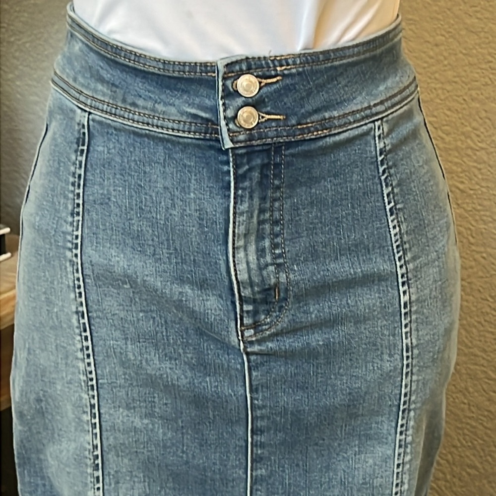 We The Free Maddie Denim Midi Jean Skirt Size 26 - Picture 4 of 9